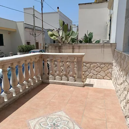 Casa Relax Castro Marina Apartment Exterior photo
